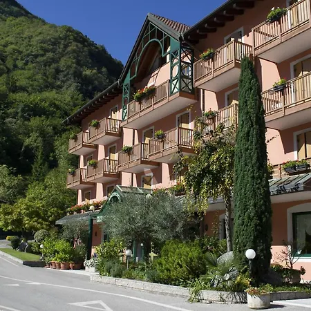 Club Hotel 3*
